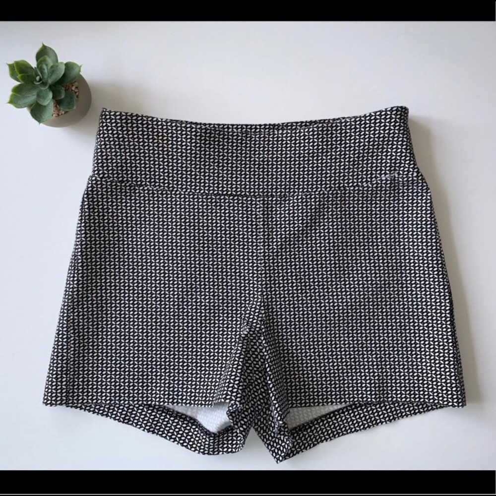 ✨BEDO Pattern Shorts ✨